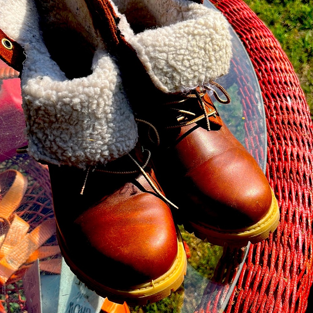 Nwob Timberlands.. - image 1